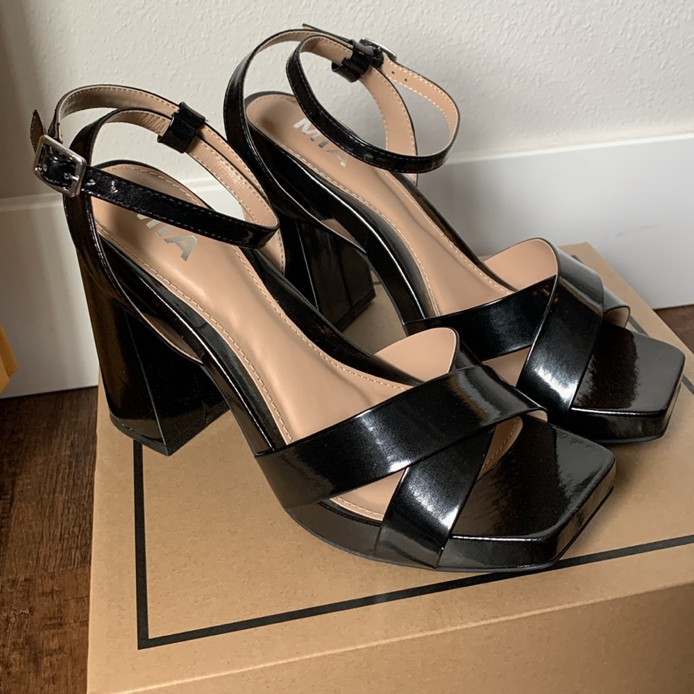 NEW! MIA Eloise Block Formal Heel Sandal Dress Shoe Glossy Black W/Box